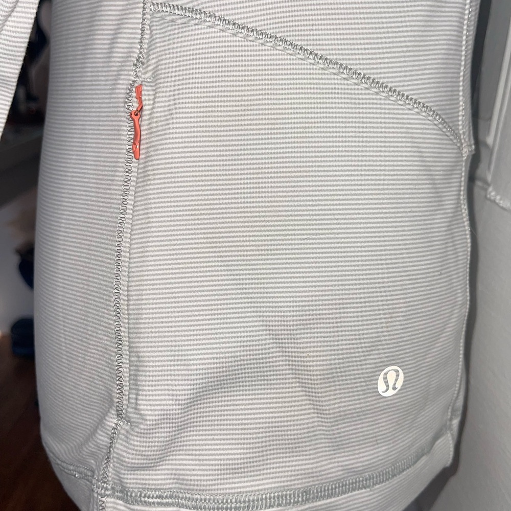Lululemon Light Gray Long-Sleeve Half-Zip - Picture 5 of 5